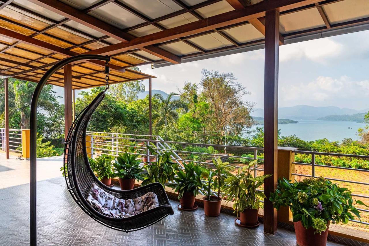 Ekam Lake House By Stayvista With Mountain & Lake Views, Outdoor Jacuzzi, Sauna, Modern Amenities & Kitchen Garden Pune Dış mekan fotoğraf