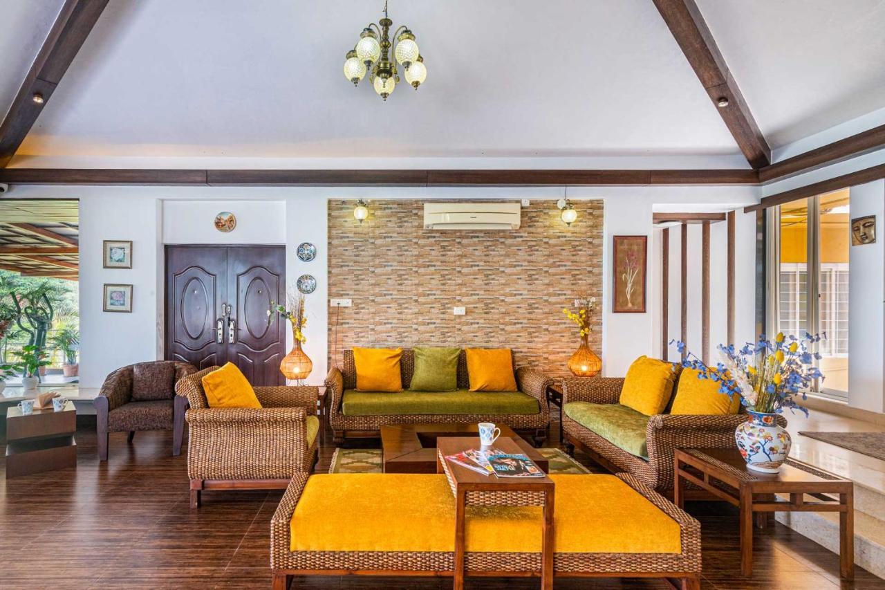 Ekam Lake House By Stayvista With Mountain & Lake Views, Outdoor Jacuzzi, Sauna, Modern Amenities & Kitchen Garden Pune Dış mekan fotoğraf